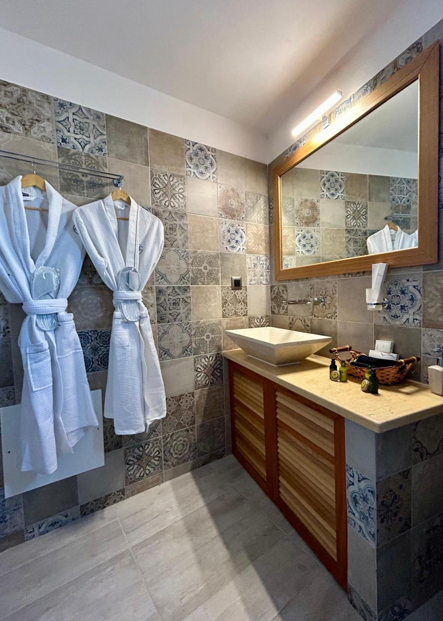 Golden Moments Luxury Stone Villas B Mesaria Rum bild